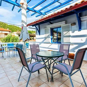 Ξενοδοχείο με διαμερίσματα Xenios Loutra Village Arsinoi, Αγία Παρασκευή